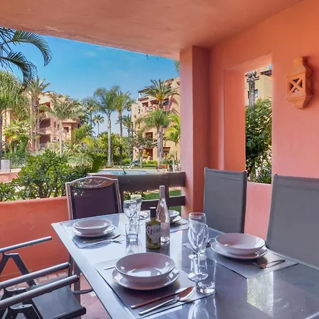 Superb Family Friendly Short Walk To