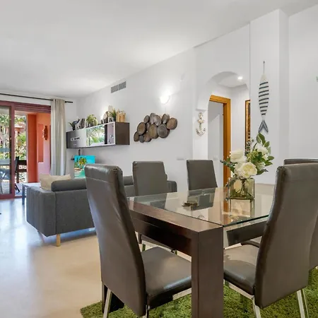 Superb Family Friendly Short Walk To