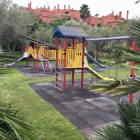 شقة Superb Family Friendly Short Walk To ماربيا