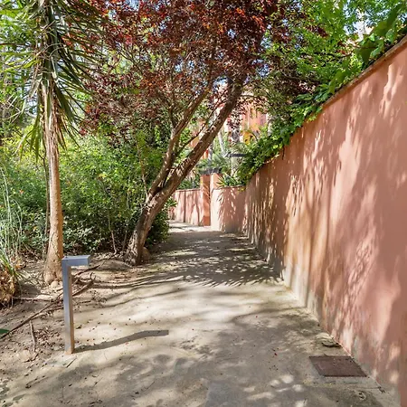 Superb Family Friendly Short Walk To