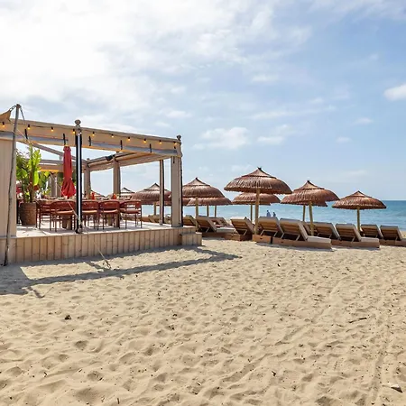 Superb Family Friendly Short Walk To * ماربيا