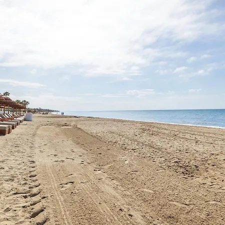 Superb Family Friendly Short Walk To شقة
